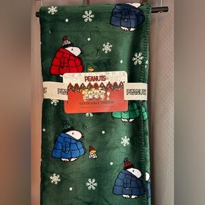 New! Berkshire Peanuts Snoopy & Woodstock Puffer jacket coat blanket throw